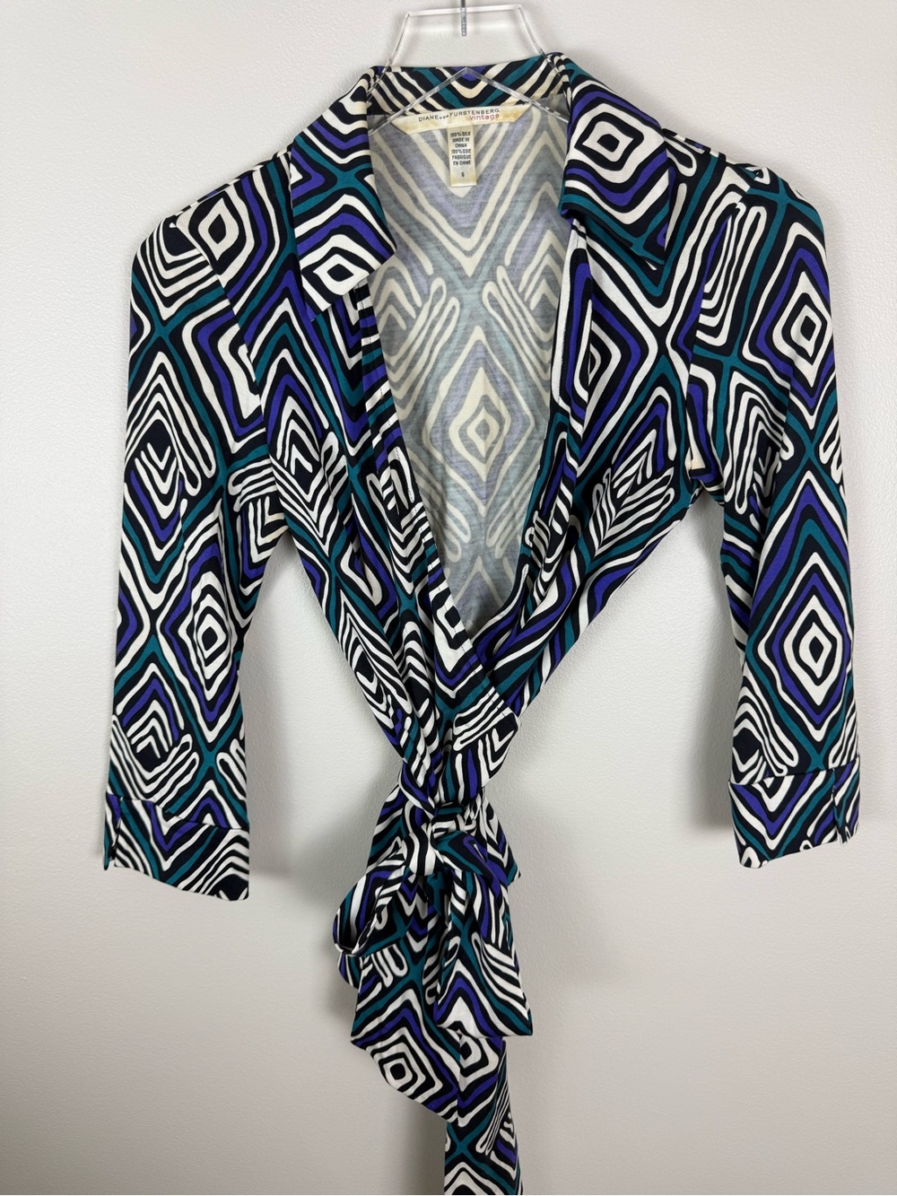 DIANE VON FURSTENBERG Jill Wrap Top in Geometric Print